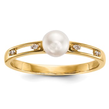 14k White Freshwater Cultured Pearl and Diamond Ring